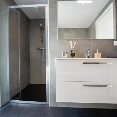 Molenvelden 홀리데이파크 *